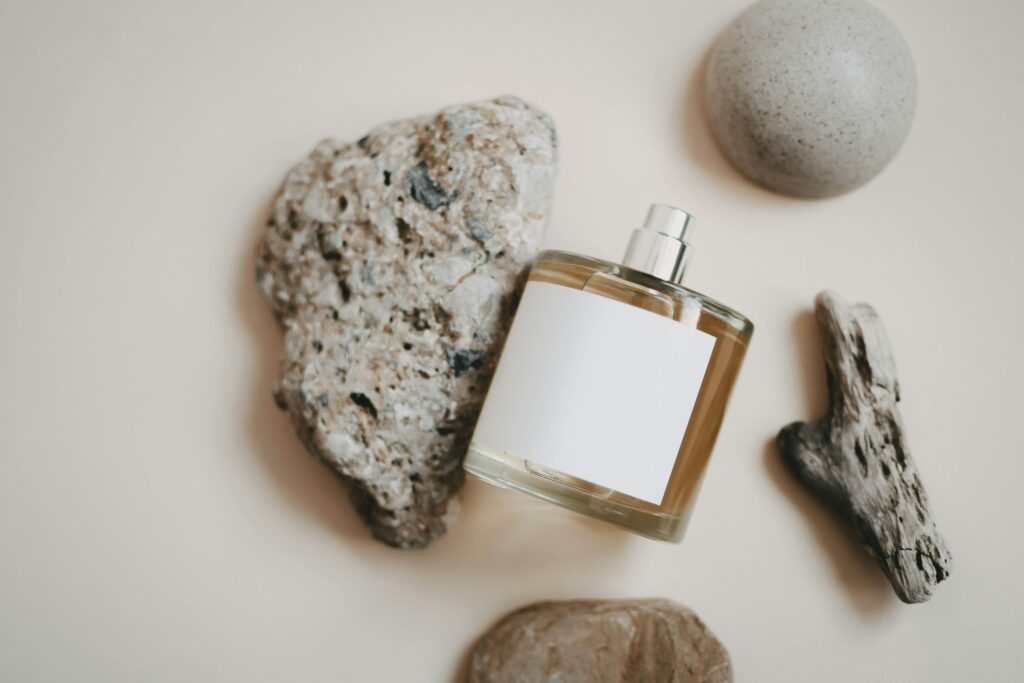 عطر نیش چیست؟