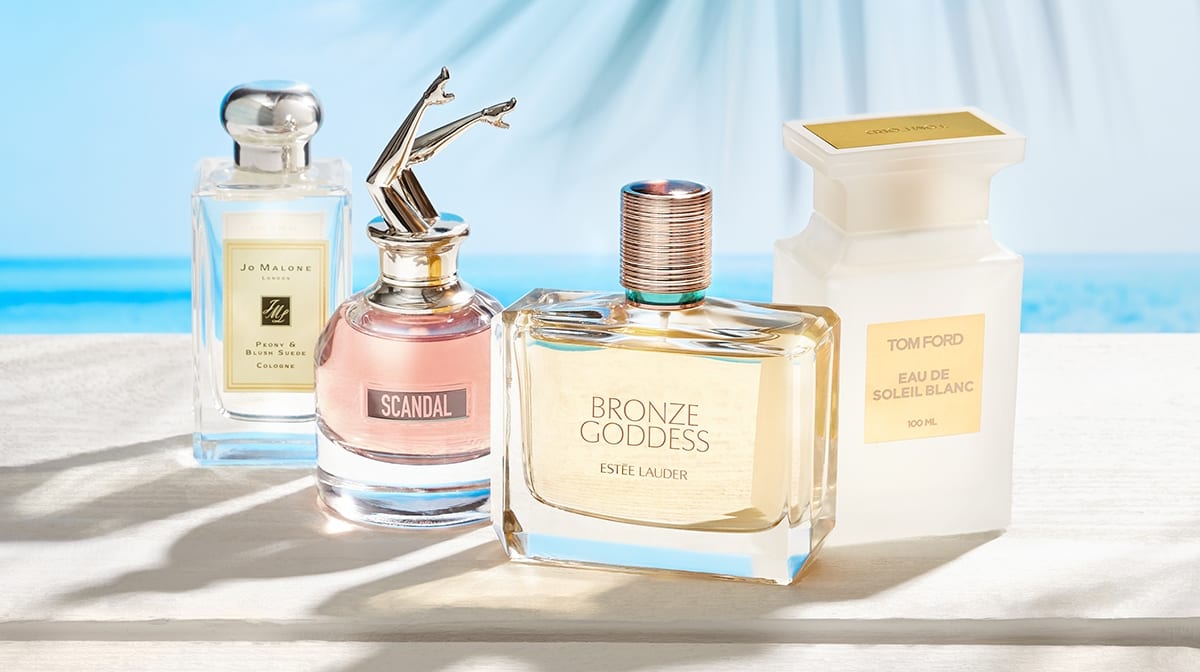 ترند عطرهای تابستانی ۲۰۲۵ برای خانم‌ها | معرفی ۱۰ عطر خنک، گلی و سبک زنانه